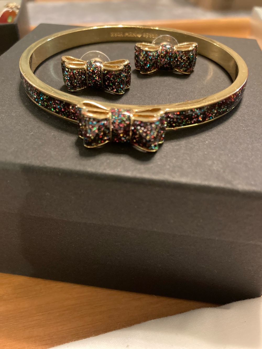 kate spade Gold Bow Glitter Bracelet and Stud Earring Set